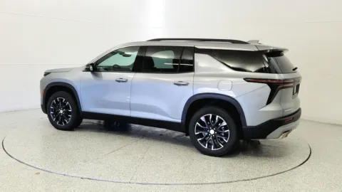 More photos of 2026 Chevrolet Traverse FWD LT at Tom Gill Chevrolet, KY