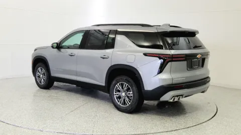 More photos of 2026 Chevrolet Traverse FWD LT at Tom Gill Chevrolet, KY