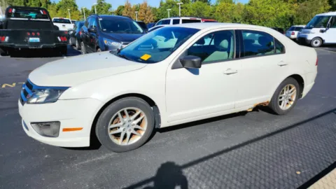 More photos of 2011 Ford Fusion S at Tom Gill Chevrolet, KY
