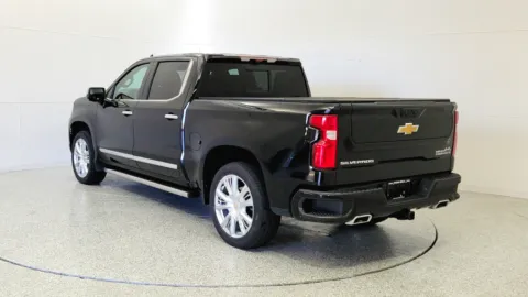 More photos of 2023 Chevrolet Silverado 1500 High Country at Tom Gill Chevrolet, KY