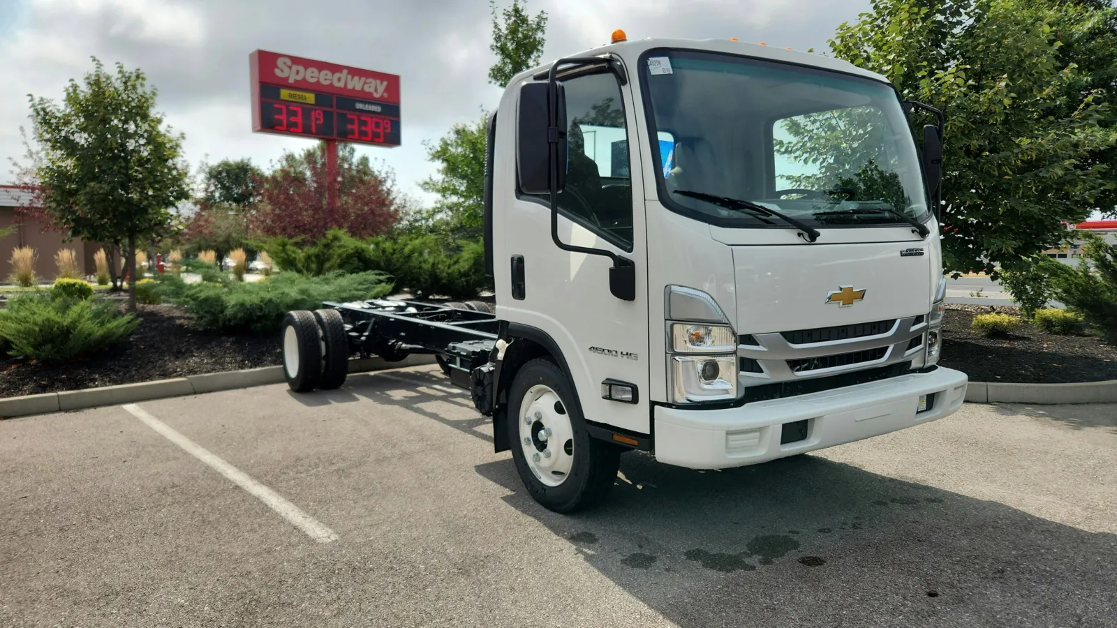 White 2024 Chevrolet 4500 HG LCF Gas for sale in Florence, KY