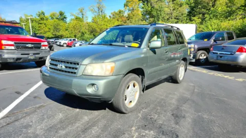 More photos of 2006 Toyota Highlander with 3rd Row at Tom Gill Chevrolet, KY
