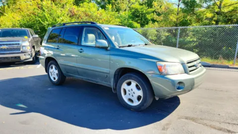 Photos of 2006 Toyota Highlander with 3rd Row for sale in Florence, KY at Tom Gill Chevrolet