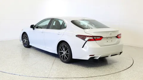 More photos of 2023 Toyota Camry SE at Tom Gill Chevrolet, KY