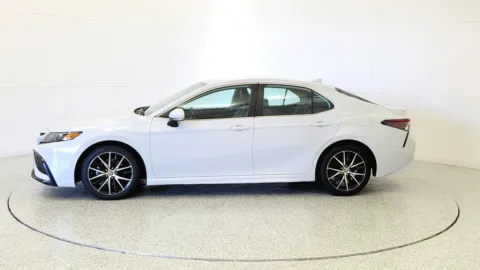 More photos of 2023 Toyota Camry SE at Tom Gill Chevrolet, KY