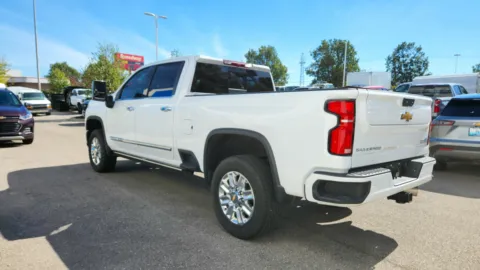 More photos of 2025 Chevrolet Silverado 3500HD High Country at Tom Gill Chevrolet, KY