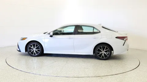 More photos of 2023 Toyota Camry SE at Tom Gill Chevrolet, KY