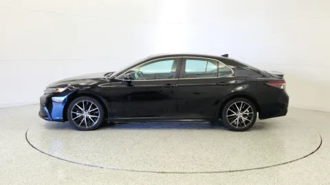 More photos of 2023 Toyota Camry SE at Tom Gill Chevrolet, KY
