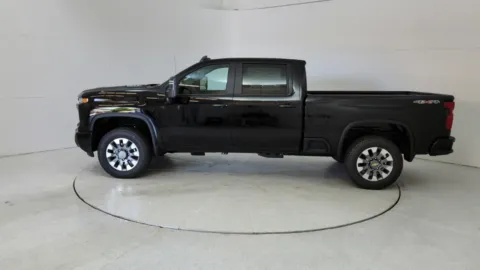 More photos of 2024 Chevrolet Silverado 2500HD Custom at Tom Gill Chevrolet, KY