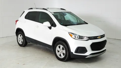 White 2022 Chevrolet Trax LT for sale in Florence, KY
