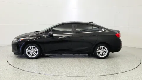 More photos of 2019 Chevrolet Cruze LT at Tom Gill Chevrolet, KY
