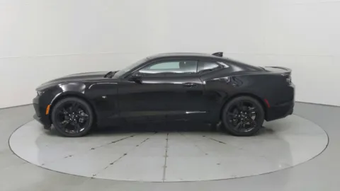 More photos of 2023 Chevrolet Camaro 2LT at Tom Gill Chevrolet, KY