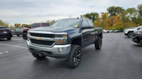 More photos of 2017 Chevrolet Silverado 1500 LT at Tom Gill Chevrolet, KY