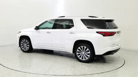 More photos of 2023 Chevrolet Traverse Premier at Tom Gill Chevrolet, KY