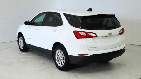 More photos of 2021 Chevrolet Equinox LS at Tom Gill Chevrolet, KY