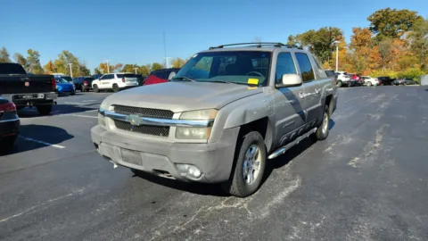 More photos of 2004 Chevrolet Avalanche Z71 at Tom Gill Chevrolet, KY