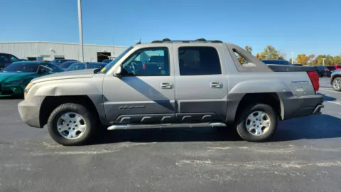 More photos of 2004 Chevrolet Avalanche Z71 at Tom Gill Chevrolet, KY