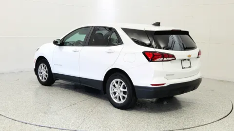 More photos of 2022 Chevrolet Equinox LS at Tom Gill Chevrolet, KY
