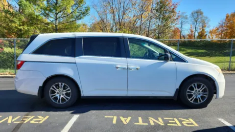 White 2011 Honda Odyssey EX-L for sale in Florence, KY