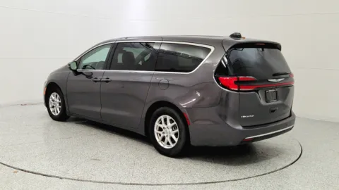 More photos of 2023 Chrysler Pacifica Touring L at Tom Gill Chevrolet, KY