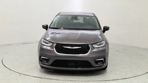 Photos of 2023 Chrysler Pacifica Touring L for sale in Florence, KY at Tom Gill Chevrolet