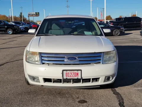 Another view of 2008 Ford Taurus SEL for sale in Hamilton, OH at Tom Gill Buick GMC