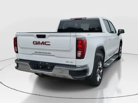More photos of 2022 GMC Sierra 1500 SLE at Tom Gill Buick GMC, OH