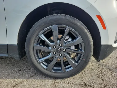 More photos of 2022 Chevrolet Equinox RS at Tom Gill Buick GMC, OH