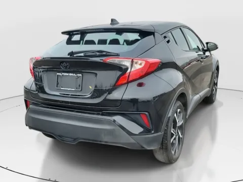 More photos of 2020 Toyota C-HR XLE at Tom Gill Buick GMC, OH