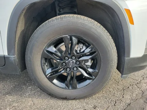 More photos of 2023 Chevrolet Traverse LT Cloth at Tom Gill Buick GMC, OH