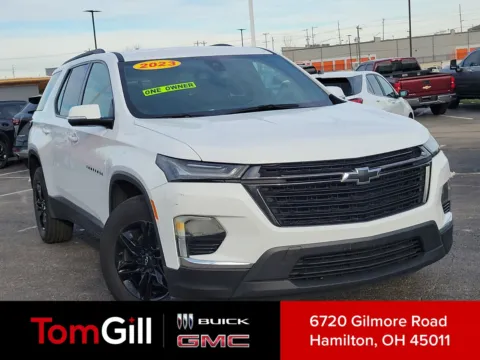 White 2023 Chevrolet Traverse LT Cloth for sale in Hamilton, OH