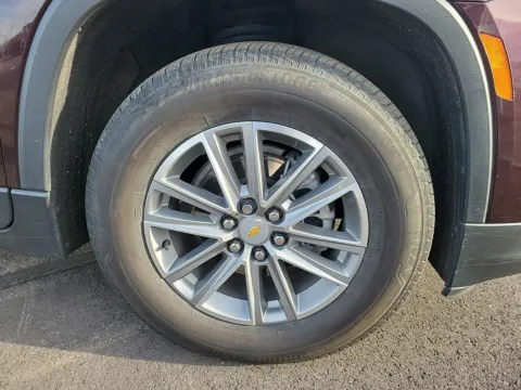 More photos of 2023 Chevrolet Traverse LT Leather at Tom Gill Buick GMC, OH