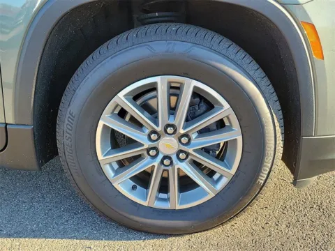 More photos of 2023 Chevrolet Traverse LT Leather at Tom Gill Buick GMC, OH