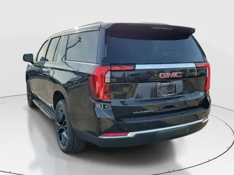 Another view of 2026 GMC Yukon XL Elevation for sale in Hamilton, OH at Tom Gill Buick GMC
