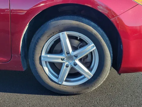 More photos of 2017 Toyota Camry XLE at Tom Gill Buick GMC, OH