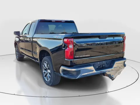 Another view of 2022 Chevrolet Silverado 1500 LT for sale in Hamilton, OH at Tom Gill Buick GMC