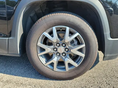 More photos of 2023 GMC Acadia SLT at Tom Gill Buick GMC, OH