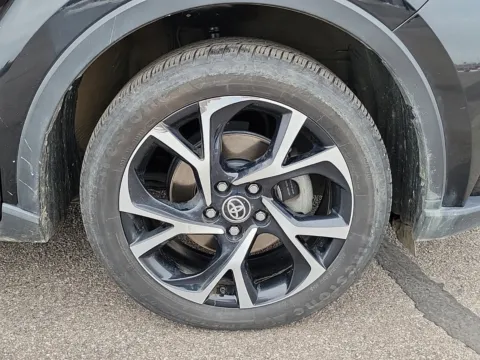 More photos of 2020 Toyota C-HR XLE at Tom Gill Buick GMC, OH