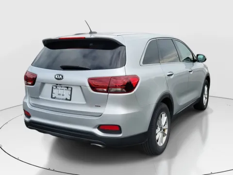 More photos of 2019 Kia Sorento L at Tom Gill Buick GMC, OH