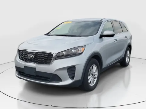 Photos of 2019 Kia Sorento L for sale in Hamilton, OH at Tom Gill Buick GMC