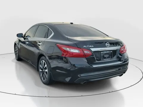 Another view of 2018 Nissan Altima 2.5 SL for sale in Hamilton, OH at Tom Gill Buick GMC