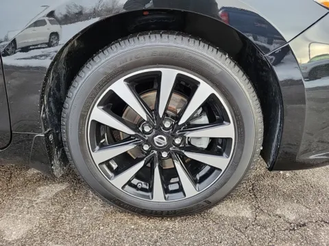 More photos of 2018 Nissan Altima 2.5 SL at Tom Gill Buick GMC, OH