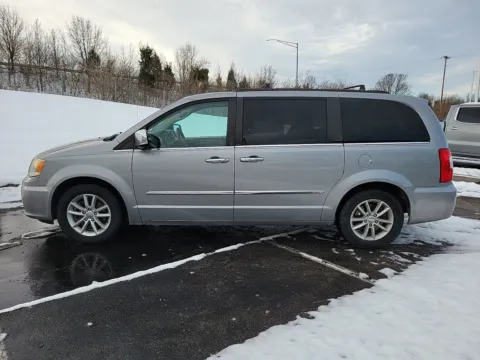 More photos of 2014 Chrysler Town & Country Touring-L at Tom Gill Buick GMC, OH