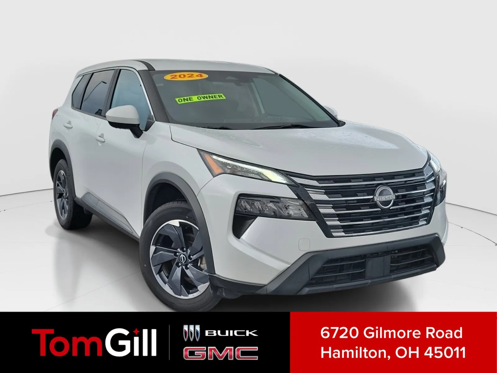 White 2024 Nissan Rogue SV for sale in Hamilton, OH