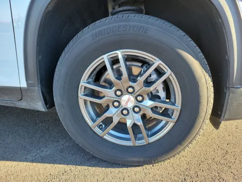 More photos of 2025 GMC Acadia FWD Elevation at Tom Gill Buick GMC, OH