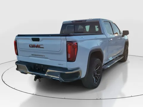 More photos of 2020 GMC Sierra 1500 SLT at Tom Gill Buick GMC, OH