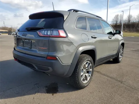 More photos of 2022 Jeep Cherokee Trailhawk at Tom Gill Buick GMC, OH