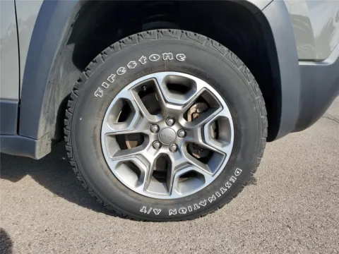 More photos of 2022 Jeep Cherokee Trailhawk at Tom Gill Buick GMC, OH