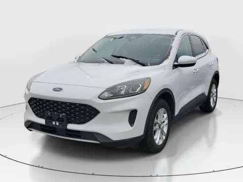 Photos of 2020 Ford Escape SE for sale in Hamilton, OH at Tom Gill Buick GMC