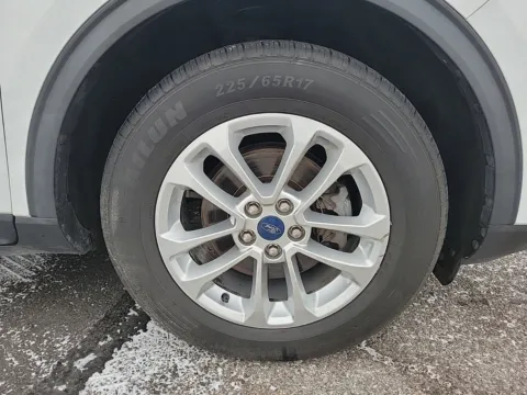 More photos of 2020 Ford Escape SE at Tom Gill Buick GMC, OH